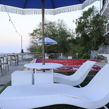 Suite Ocean Blue Batununggul 外观 照片