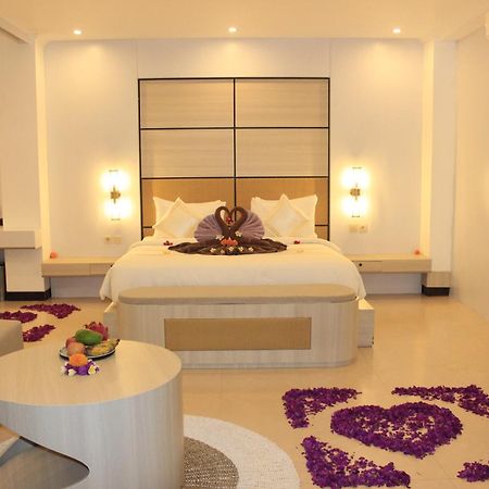Suite Ocean Blue Batununggul 外观 照片