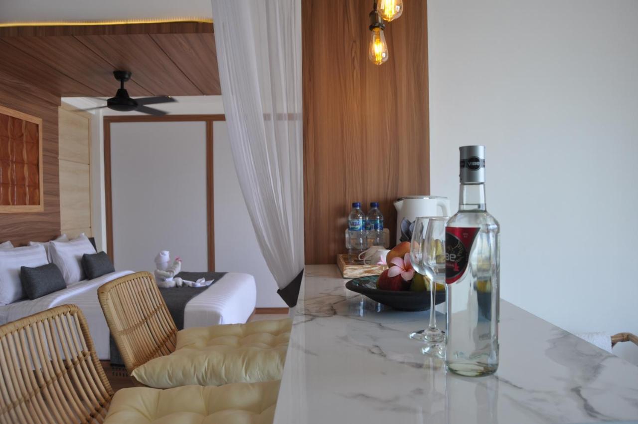 Suite Ocean Blue Batununggul 外观 照片