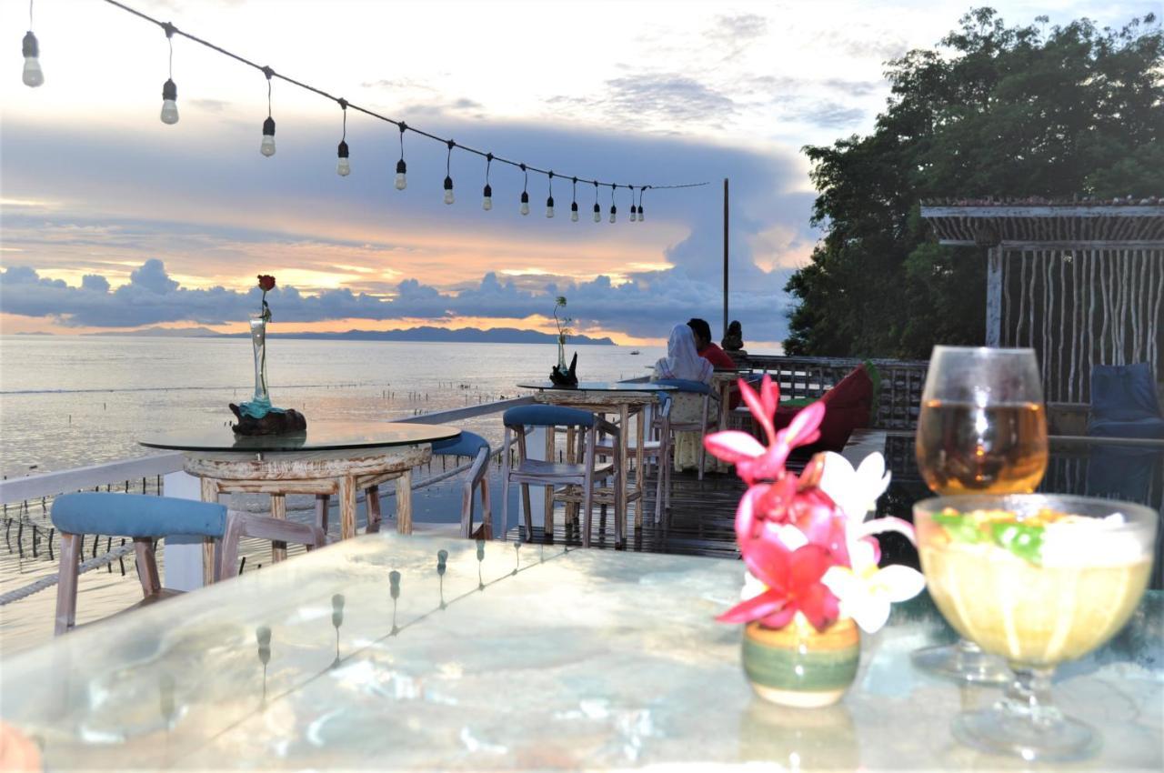 Suite Ocean Blue Batununggul 外观 照片