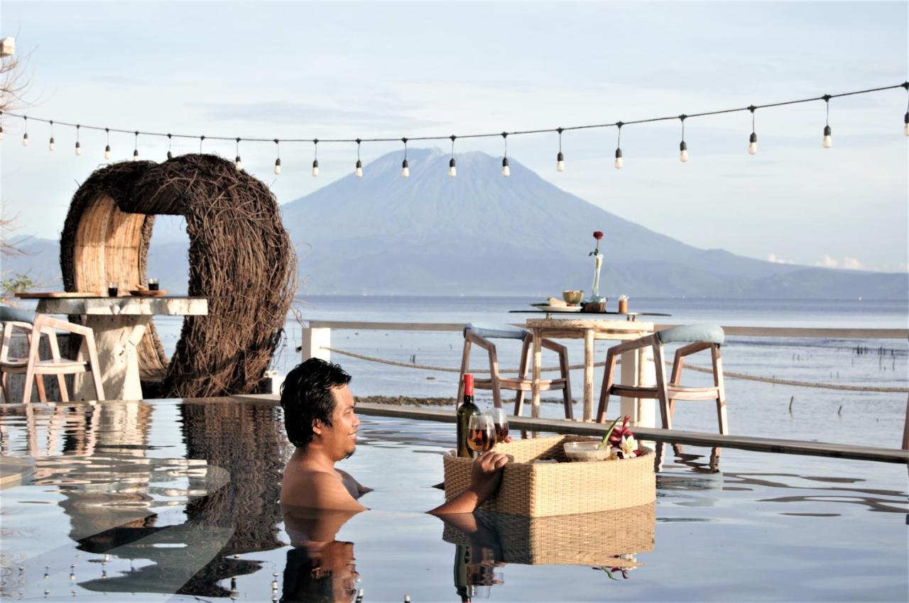 Suite Ocean Blue Batununggul 外观 照片
