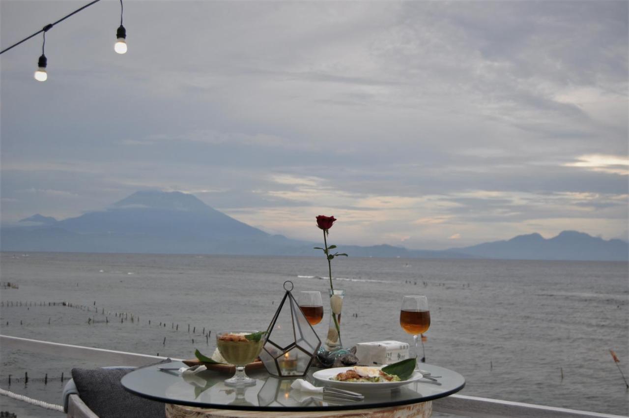 Suite Ocean Blue Batununggul 外观 照片