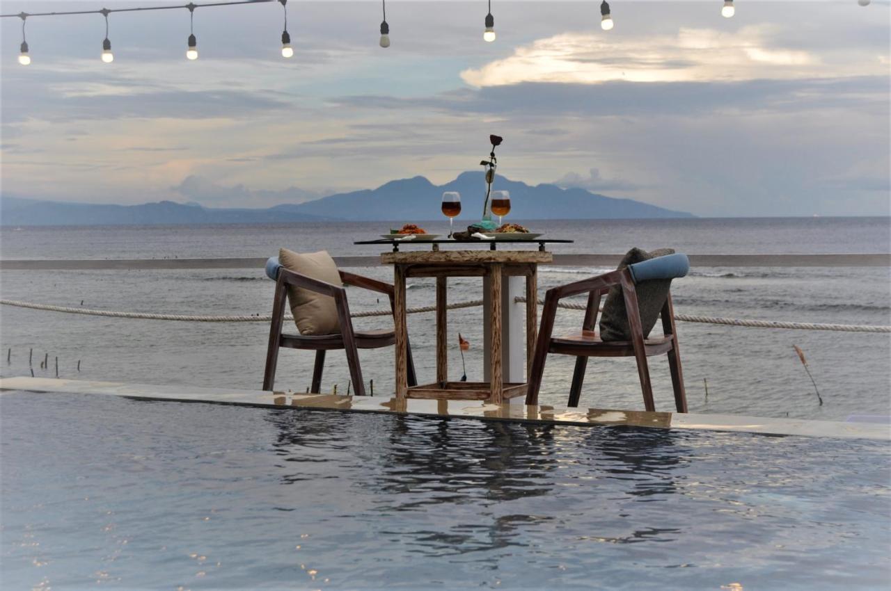 Suite Ocean Blue Batununggul 外观 照片