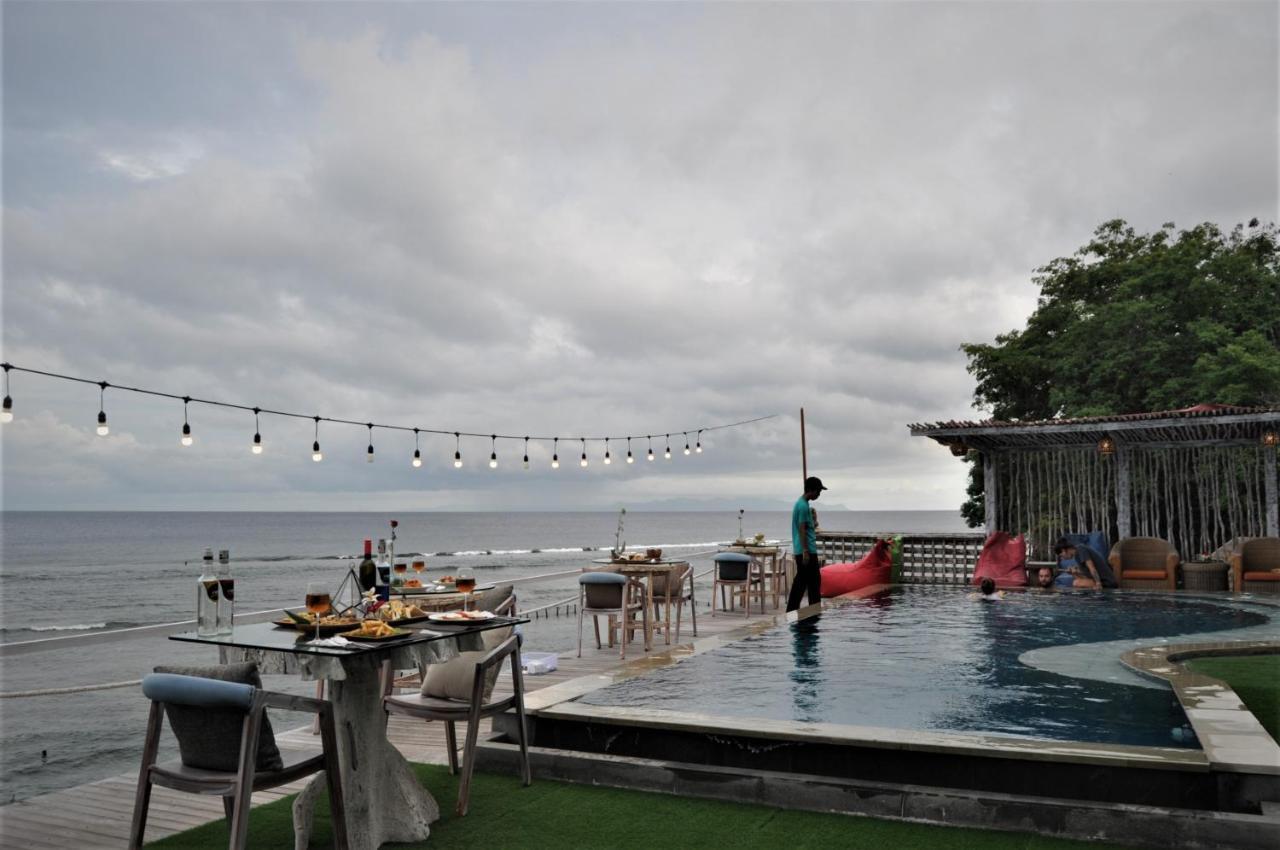 Suite Ocean Blue Batununggul 外观 照片