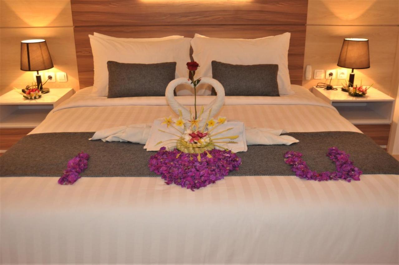 Suite Ocean Blue Batununggul 外观 照片