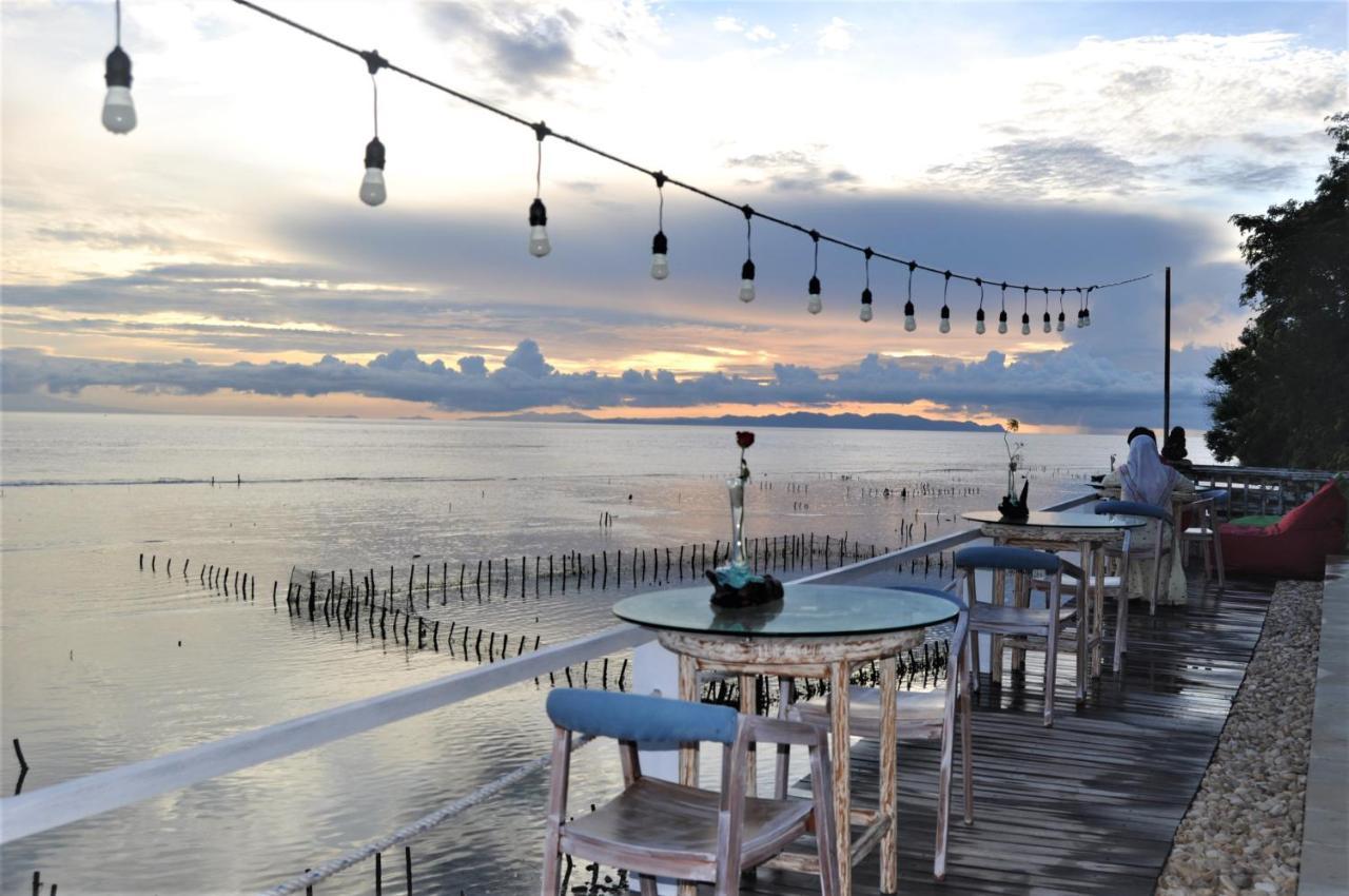 Suite Ocean Blue Batununggul 外观 照片