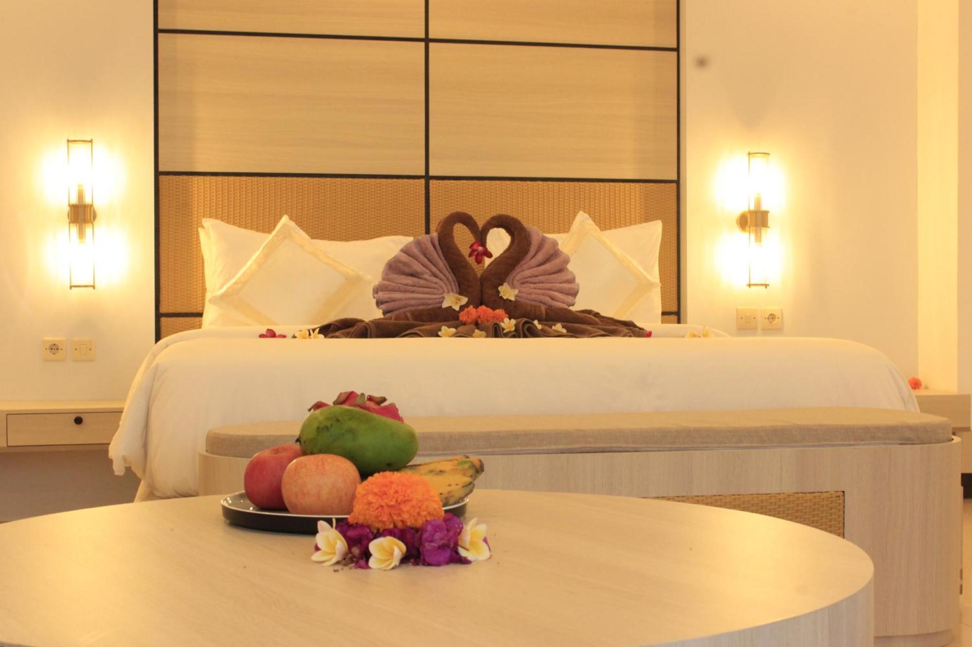 Suite Ocean Blue Batununggul 外观 照片
