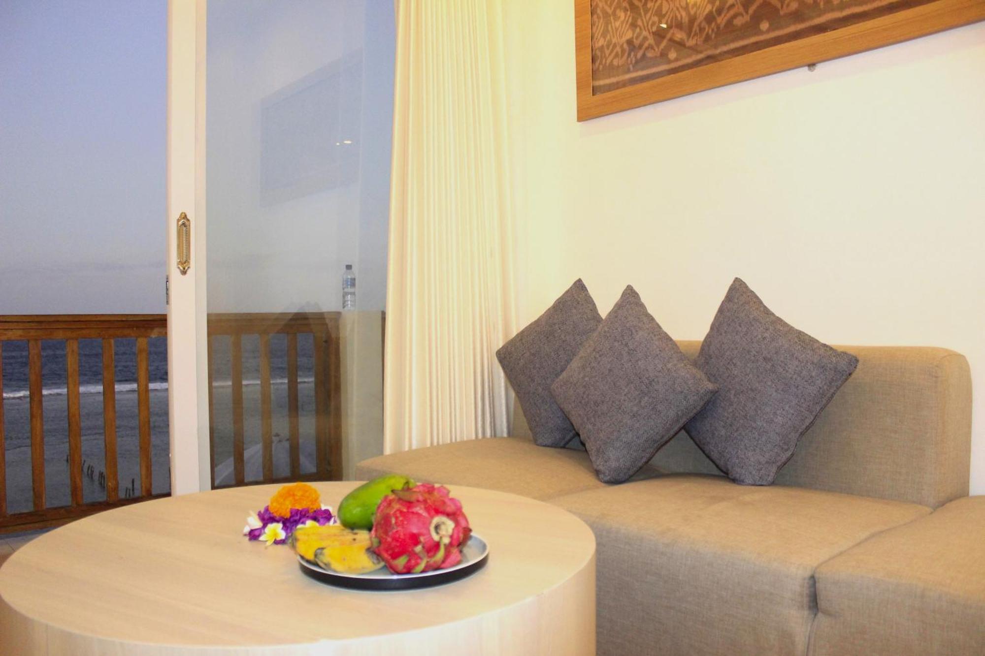 Suite Ocean Blue Batununggul 外观 照片