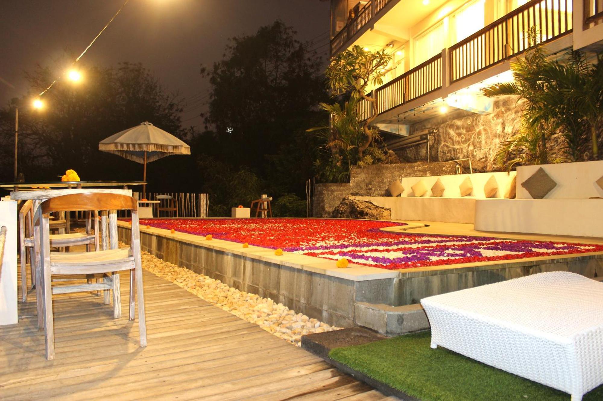 Suite Ocean Blue Batununggul 外观 照片